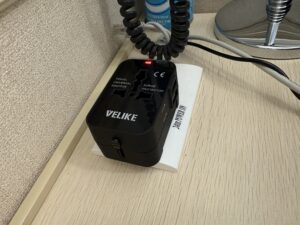 筆者が実際に使用しているマルチ変換プラグ。全世界対応で安心。