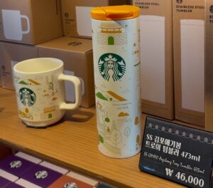 ここだけの限定マグカップとタンブラー。