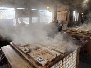 鉄輪名物「地獄蒸し」